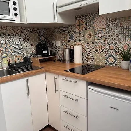 Le studio Arago - aux portes de Paris Saint-Ouen (Seine-Saint-Denis)